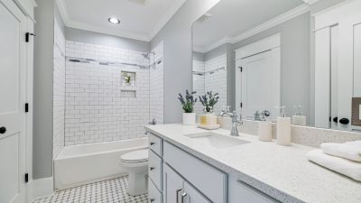 Casa de banho moderna e renovada com orçamento limitado - Casa em Dia Maia